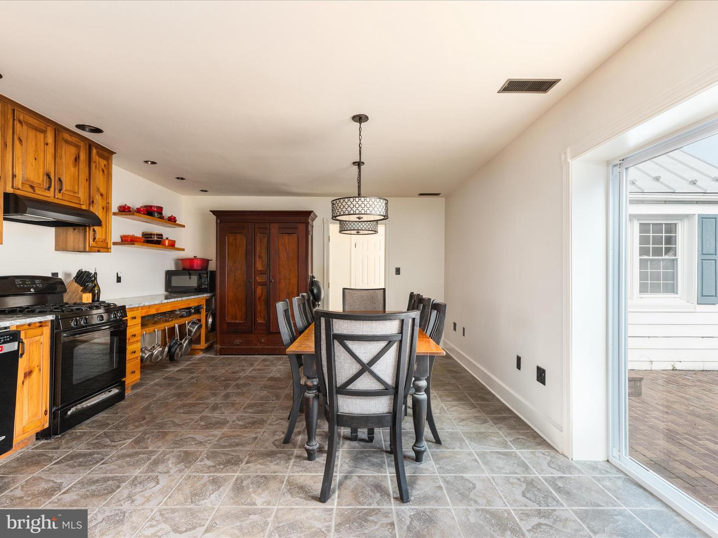 939 SEVEN FOUNTAINS RD, FORT VALLEY, Virginia 22652, 3 Bedrooms Bedrooms, ,1 BathroomBathrooms,Residential,For sale,939 SEVEN FOUNTAINS RD,VASH2012168 MLS # VASH2012168