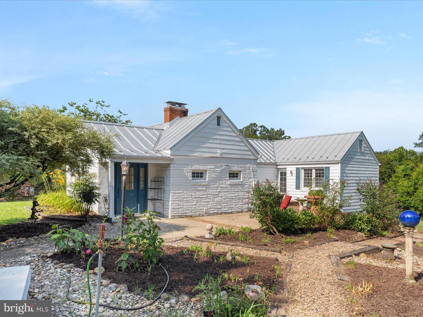 939 SEVEN FOUNTAINS RD, FORT VALLEY, Virginia 22652, 3 Bedrooms Bedrooms, ,1 BathroomBathrooms,Residential,For sale,939 SEVEN FOUNTAINS RD,VASH2012168 MLS # VASH2012168