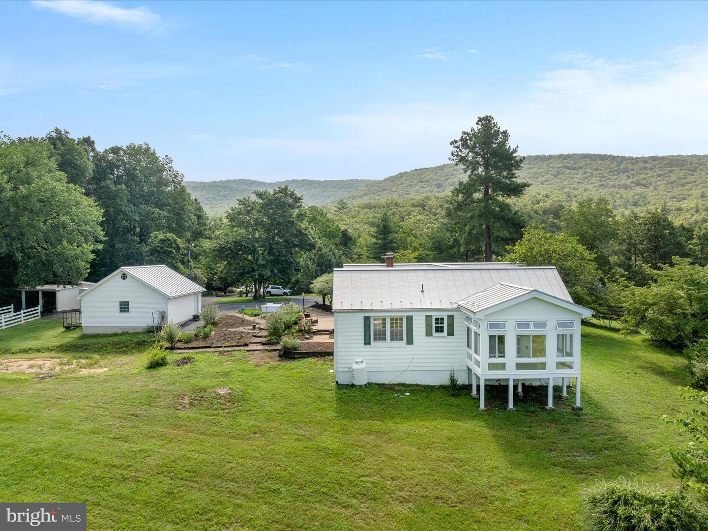 939 SEVEN FOUNTAINS RD, FORT VALLEY, Virginia 22652, 3 Bedrooms Bedrooms, ,1 BathroomBathrooms,Residential,For sale,939 SEVEN FOUNTAINS RD,VASH2012168 MLS # VASH2012168