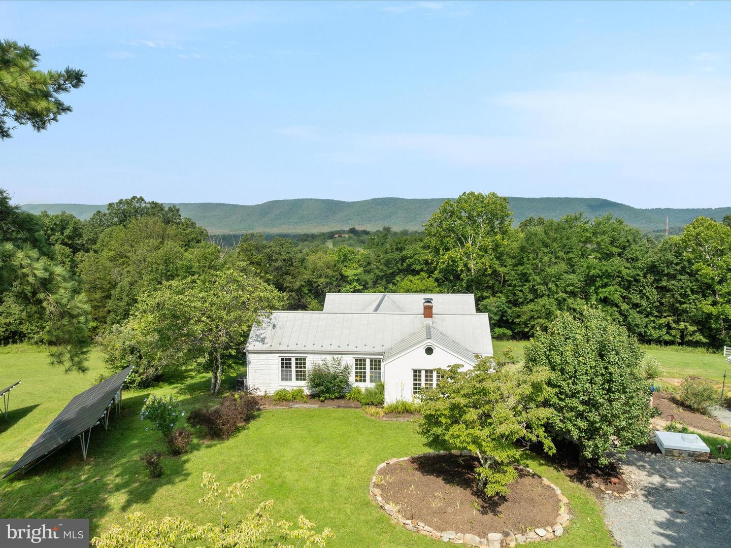 939 SEVEN FOUNTAINS RD, FORT VALLEY, Virginia 22652, 3 Bedrooms Bedrooms, ,1 BathroomBathrooms,Residential,For sale,939 SEVEN FOUNTAINS RD,VASH2012168 MLS # VASH2012168
