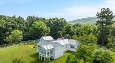 939 SEVEN FOUNTAINS RD, FORT VALLEY, Virginia 22652, 3 Bedrooms Bedrooms, ,1 BathroomBathrooms,Residential,For sale,939 SEVEN FOUNTAINS RD,VASH2012168 MLS # VASH2012168