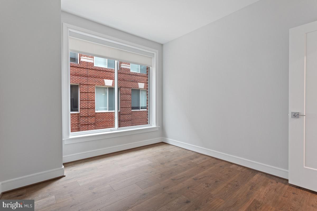 635 SLATERS LN #109, ALEXANDRIA, Virginia 22314, 2 Bedrooms Bedrooms, ,2 BathroomsBathrooms,Residential,For sale,635 SLATERS LN #109,VAAX2048204 MLS # VAAX2048204