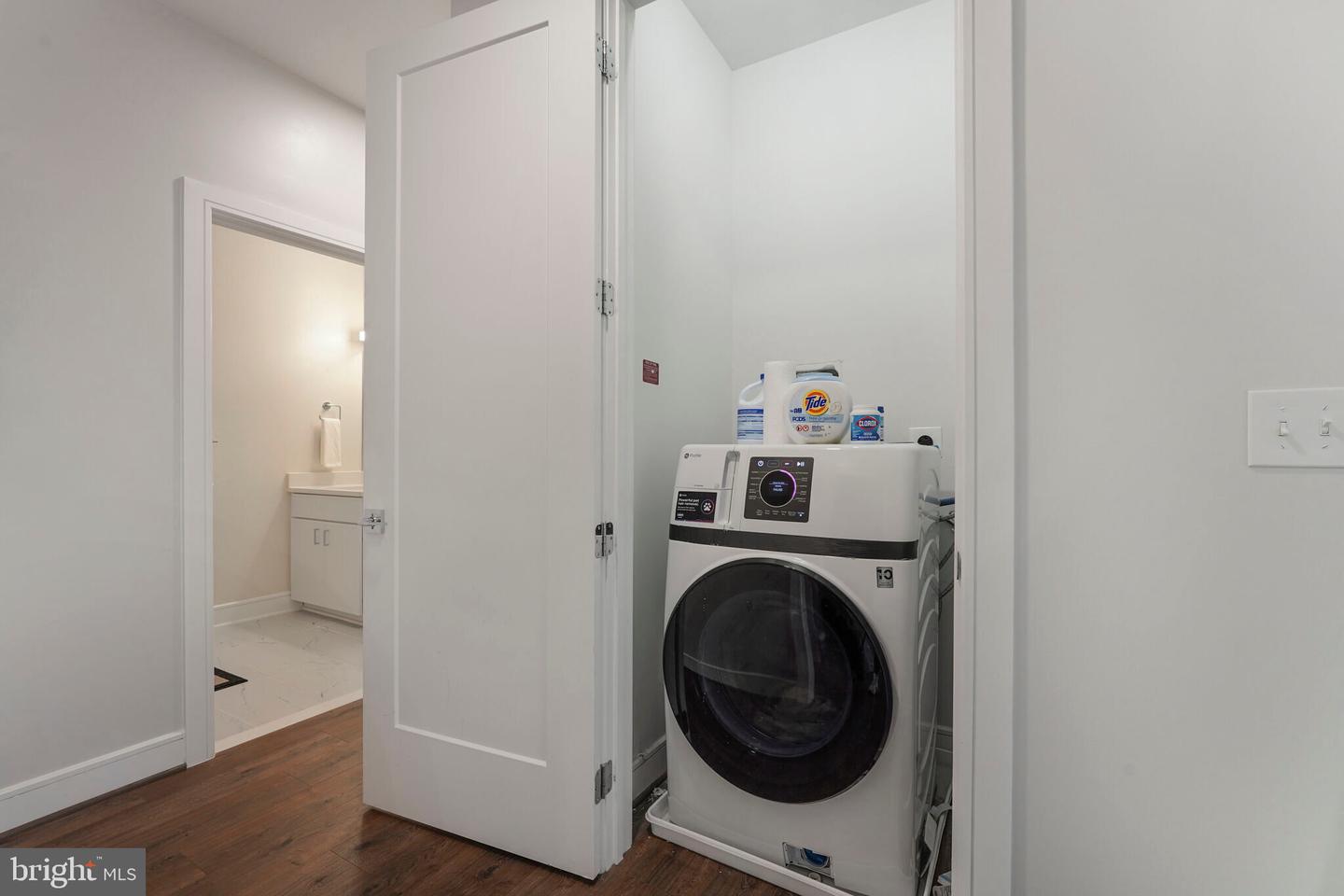 635 SLATERS LN #109, ALEXANDRIA, Virginia 22314, 2 Bedrooms Bedrooms, ,2 BathroomsBathrooms,Residential,For sale,635 SLATERS LN #109,VAAX2048204 MLS # VAAX2048204