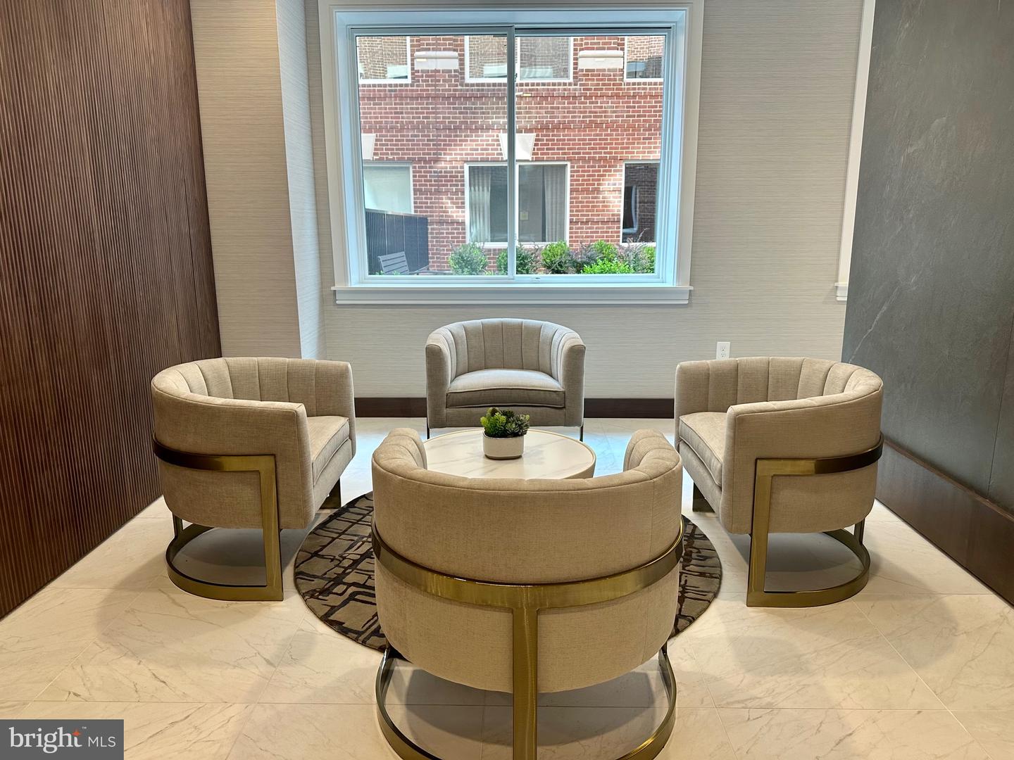 635 SLATERS LN #109, ALEXANDRIA, Virginia 22314, 2 Bedrooms Bedrooms, ,2 BathroomsBathrooms,Residential,For sale,635 SLATERS LN #109,VAAX2048204 MLS # VAAX2048204