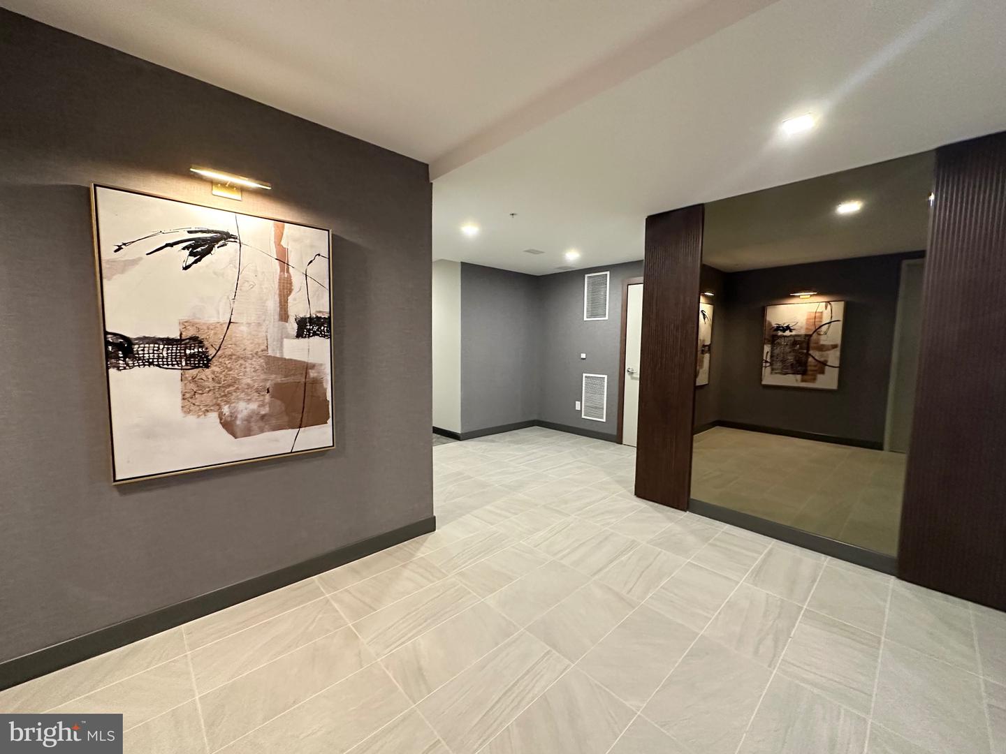 635 SLATERS LN #109, ALEXANDRIA, Virginia 22314, 2 Bedrooms Bedrooms, ,2 BathroomsBathrooms,Residential,For sale,635 SLATERS LN #109,VAAX2048204 MLS # VAAX2048204