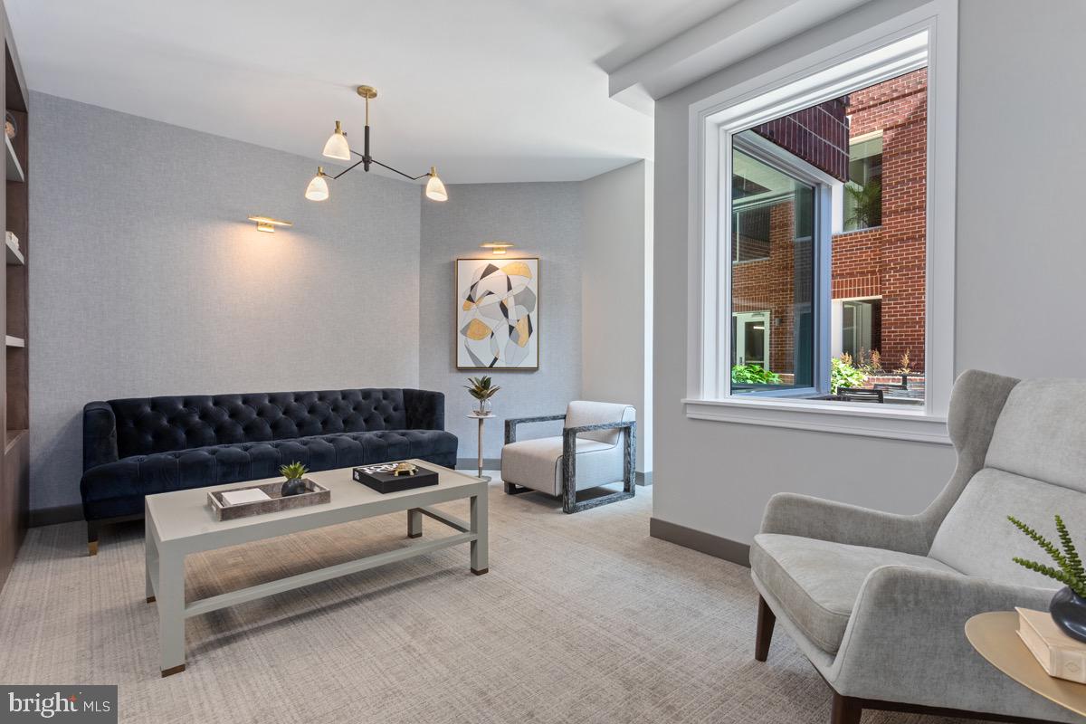 635 SLATERS LN #109, ALEXANDRIA, Virginia 22314, 2 Bedrooms Bedrooms, ,2 BathroomsBathrooms,Residential,For sale,635 SLATERS LN #109,VAAX2048204 MLS # VAAX2048204