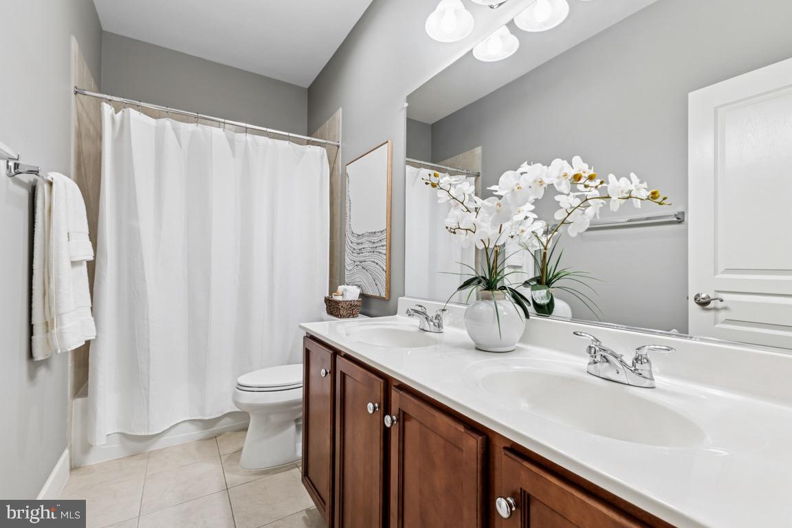 40999 WAXWING DR, LEESBURG, Virginia 20175, 5 Bedrooms Bedrooms, ,5 BathroomsBathrooms,Residential,For sale,40999 WAXWING DR,VALO2103842 MLS # VALO2103842