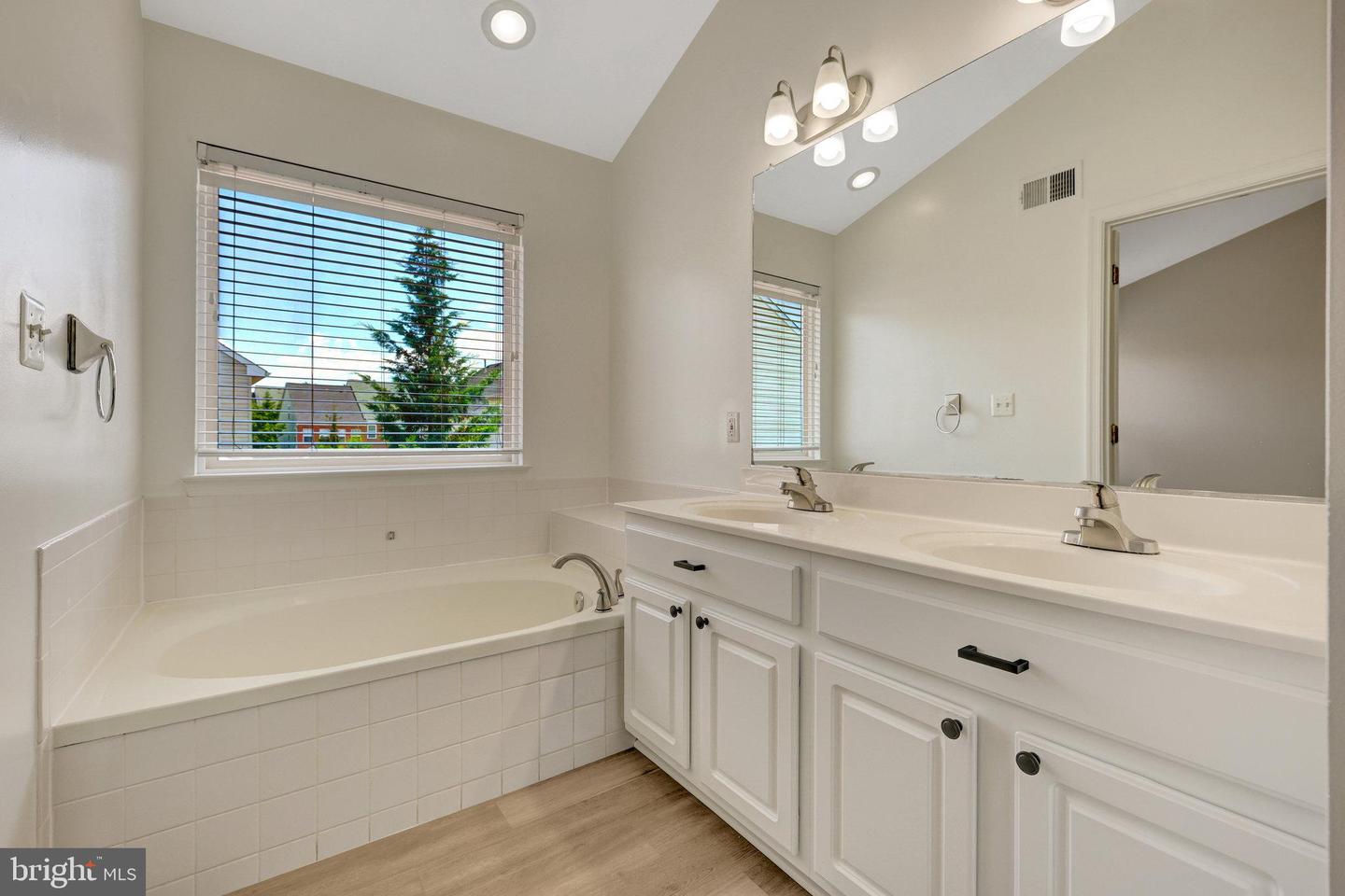 2505 JAMES MADISON CIR, HERNDON, Virginia 20171, 3 Bedrooms Bedrooms, ,3 BathroomsBathrooms,Residential,For sale,2505 JAMES MADISON CIR,VAFX2259296 MLS # VAFX2259296