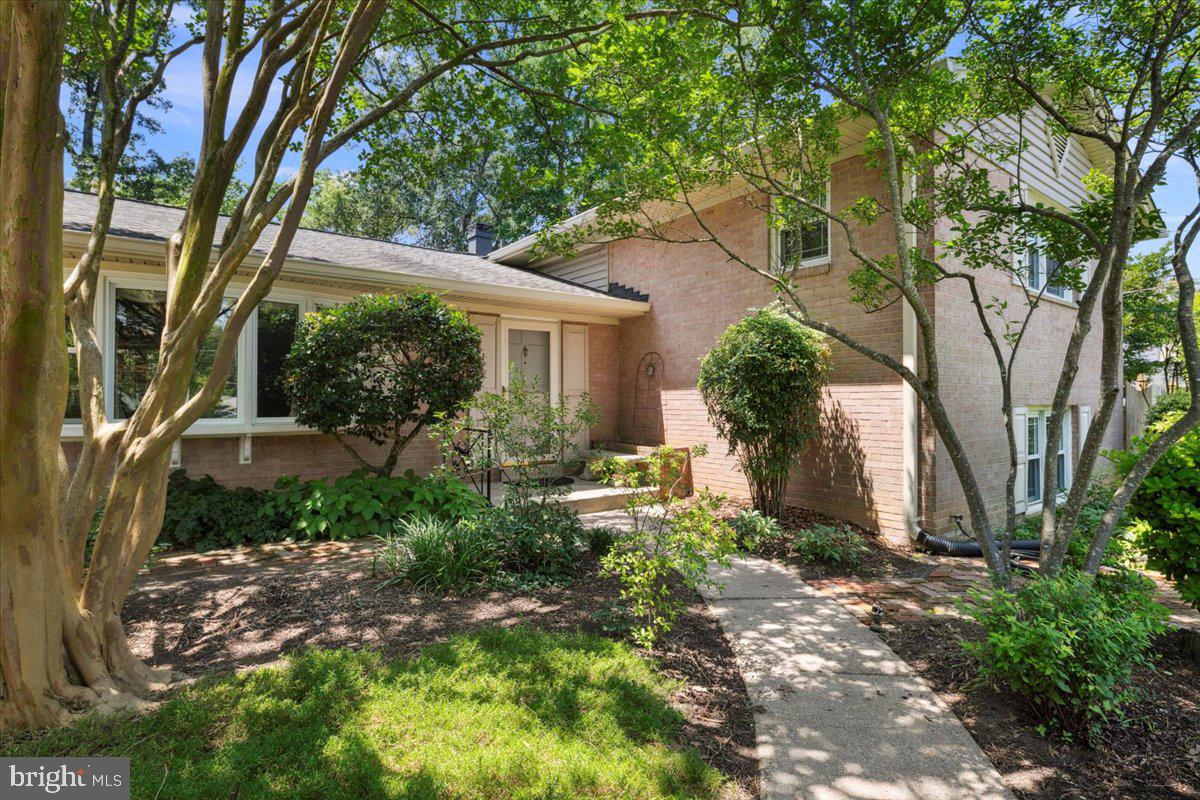 9210 CHERRYTREE DR, ALEXANDRIA, Virginia 22309, 4 Bedrooms Bedrooms, ,3 BathroomsBathrooms,Residential,For sale,9210 CHERRYTREE DR,VAFX2259308 MLS # VAFX2259308