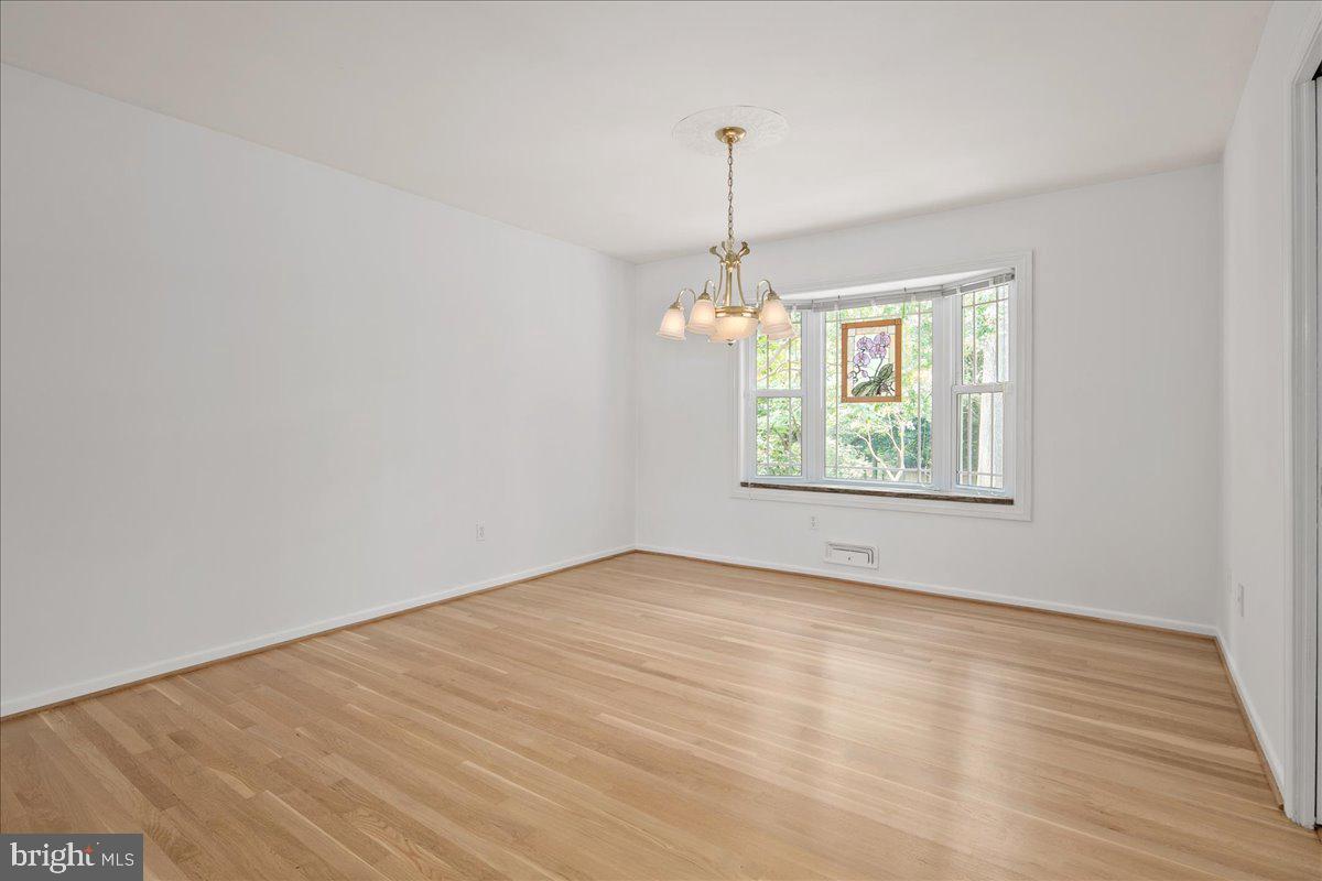 9210 CHERRYTREE DR, ALEXANDRIA, Virginia 22309, 4 Bedrooms Bedrooms, ,3 BathroomsBathrooms,Residential,For sale,9210 CHERRYTREE DR,VAFX2259308 MLS # VAFX2259308