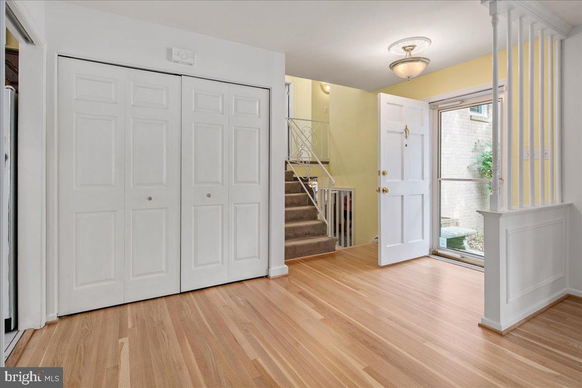 9210 CHERRYTREE DR, ALEXANDRIA, Virginia 22309, 4 Bedrooms Bedrooms, ,3 BathroomsBathrooms,Residential,For sale,9210 CHERRYTREE DR,VAFX2259308 MLS # VAFX2259308
