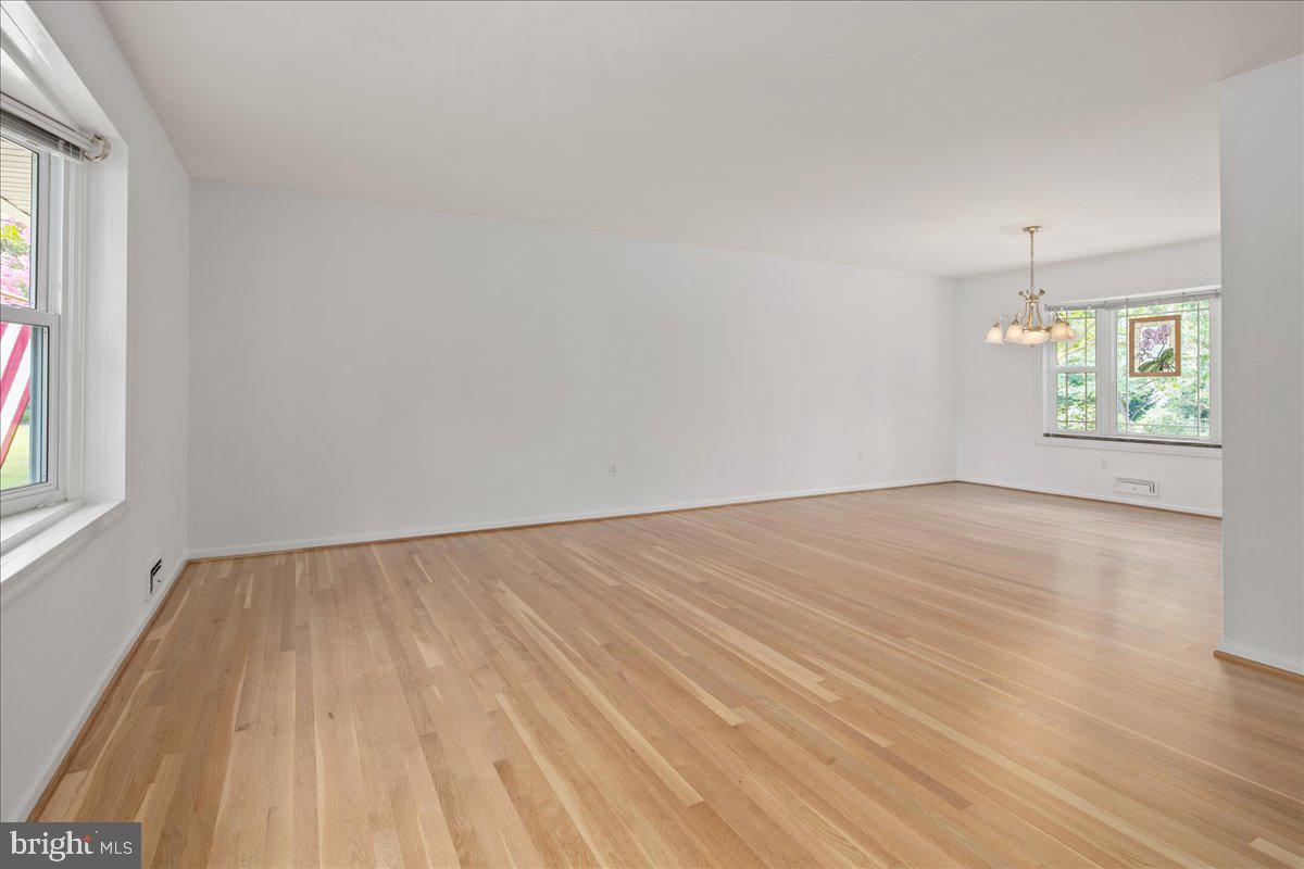 9210 CHERRYTREE DR, ALEXANDRIA, Virginia 22309, 4 Bedrooms Bedrooms, ,3 BathroomsBathrooms,Residential,For sale,9210 CHERRYTREE DR,VAFX2259308 MLS # VAFX2259308