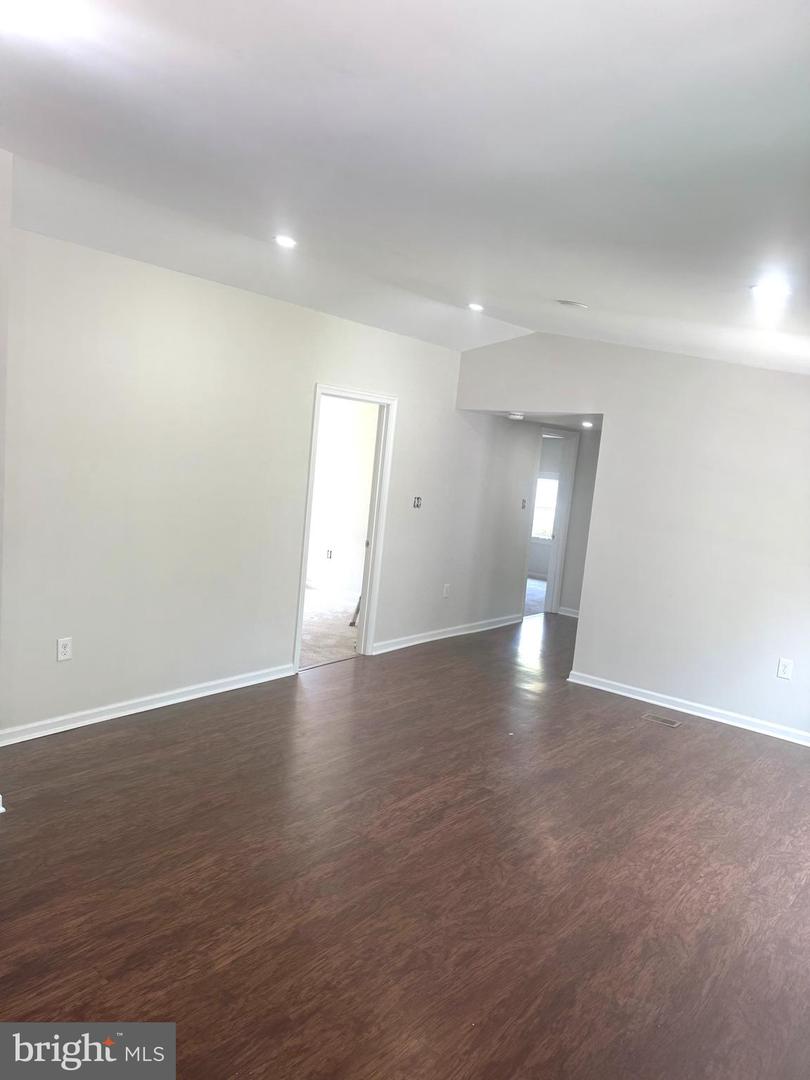 54 CLIFF CIR, STAFFORD, Virginia 22556, 4 Bedrooms Bedrooms, ,2 BathroomsBathrooms,Residential,For sale,54 CLIFF CIR,VAST2041462 MLS # VAST2041462