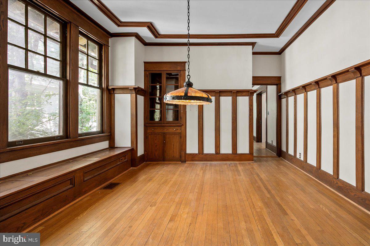 14 W ROSEMONT AVE, ALEXANDRIA, Virginia 22301, 3 Bedrooms Bedrooms, ,2 BathroomsBathrooms,Residential,For sale,14 W ROSEMONT AVE,VAAX2048214 MLS # VAAX2048214