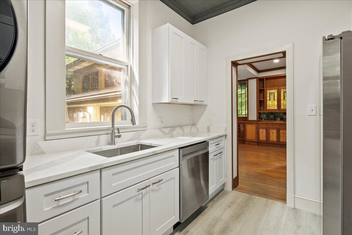 14 W ROSEMONT AVE, ALEXANDRIA, Virginia 22301, 3 Bedrooms Bedrooms, ,2 BathroomsBathrooms,Residential,For sale,14 W ROSEMONT AVE,VAAX2048214 MLS # VAAX2048214