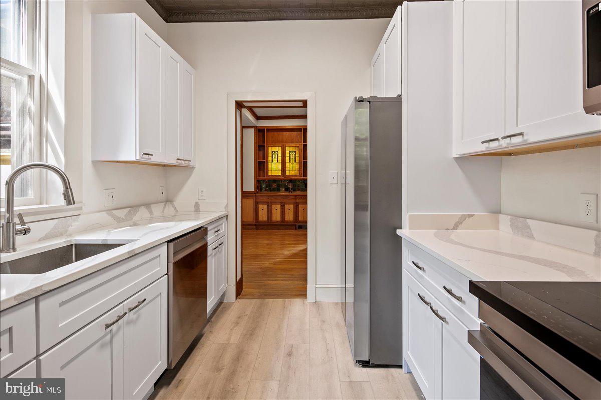 14 W ROSEMONT AVE, ALEXANDRIA, Virginia 22301, 3 Bedrooms Bedrooms, ,2 BathroomsBathrooms,Residential,For sale,14 W ROSEMONT AVE,VAAX2048214 MLS # VAAX2048214