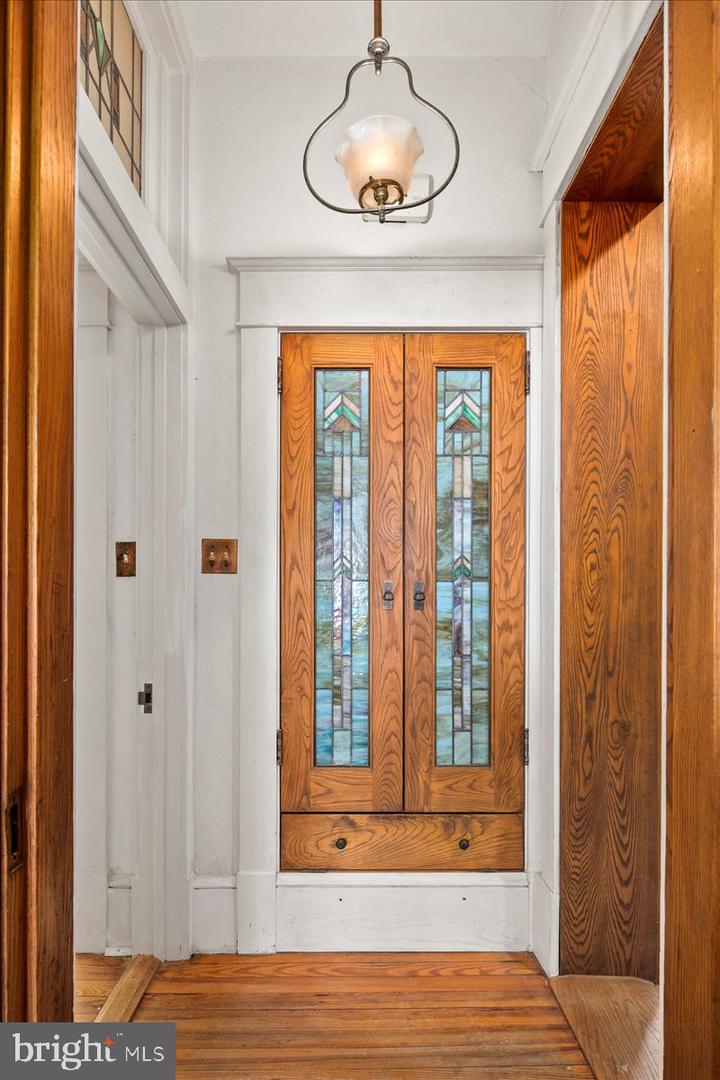 14 W ROSEMONT AVE, ALEXANDRIA, Virginia 22301, 3 Bedrooms Bedrooms, ,2 BathroomsBathrooms,Residential,For sale,14 W ROSEMONT AVE,VAAX2048214 MLS # VAAX2048214