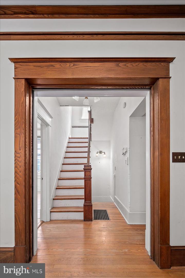 14 W ROSEMONT AVE, ALEXANDRIA, Virginia 22301, 3 Bedrooms Bedrooms, ,2 BathroomsBathrooms,Residential,For sale,14 W ROSEMONT AVE,VAAX2048214 MLS # VAAX2048214