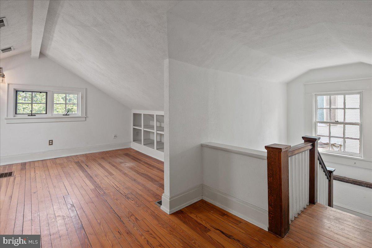 14 W ROSEMONT AVE, ALEXANDRIA, Virginia 22301, 3 Bedrooms Bedrooms, ,2 BathroomsBathrooms,Residential,For sale,14 W ROSEMONT AVE,VAAX2048214 MLS # VAAX2048214