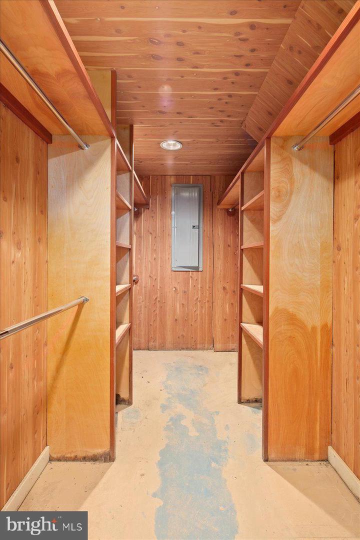 14 W ROSEMONT AVE, ALEXANDRIA, Virginia 22301, 3 Bedrooms Bedrooms, ,2 BathroomsBathrooms,Residential,For sale,14 W ROSEMONT AVE,VAAX2048214 MLS # VAAX2048214