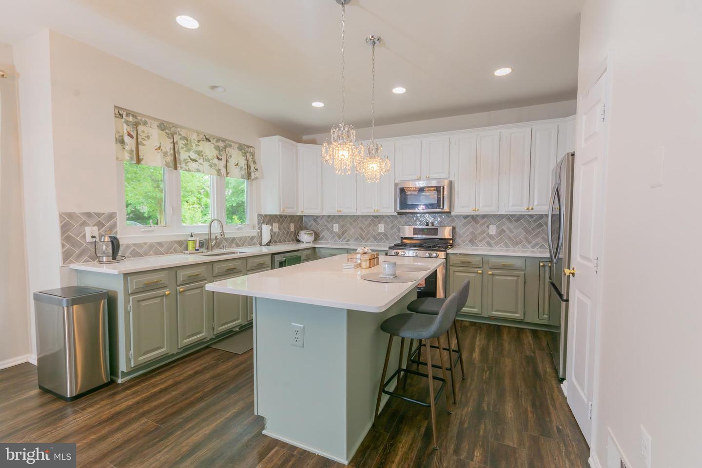 12901 CEDAR GLEN LN, HERNDON, Virginia 20171, 4 Bedrooms Bedrooms, ,3 BathroomsBathrooms,Residential,For sale,12901 CEDAR GLEN LN,VAFX2259336 MLS # VAFX2259336