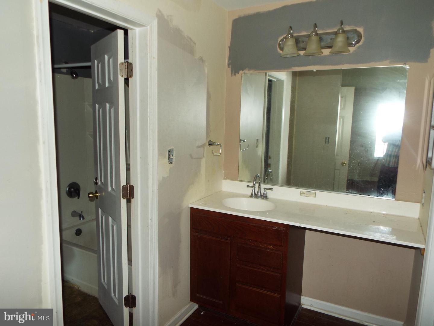 8720 SUGARWOOD LN #1, MANASSAS, Virginia 20110, 2 Bedrooms Bedrooms, ,1 BathroomBathrooms,Residential,For sale,8720 SUGARWOOD LN #1,VAMN2009140 MLS # VAMN2009140