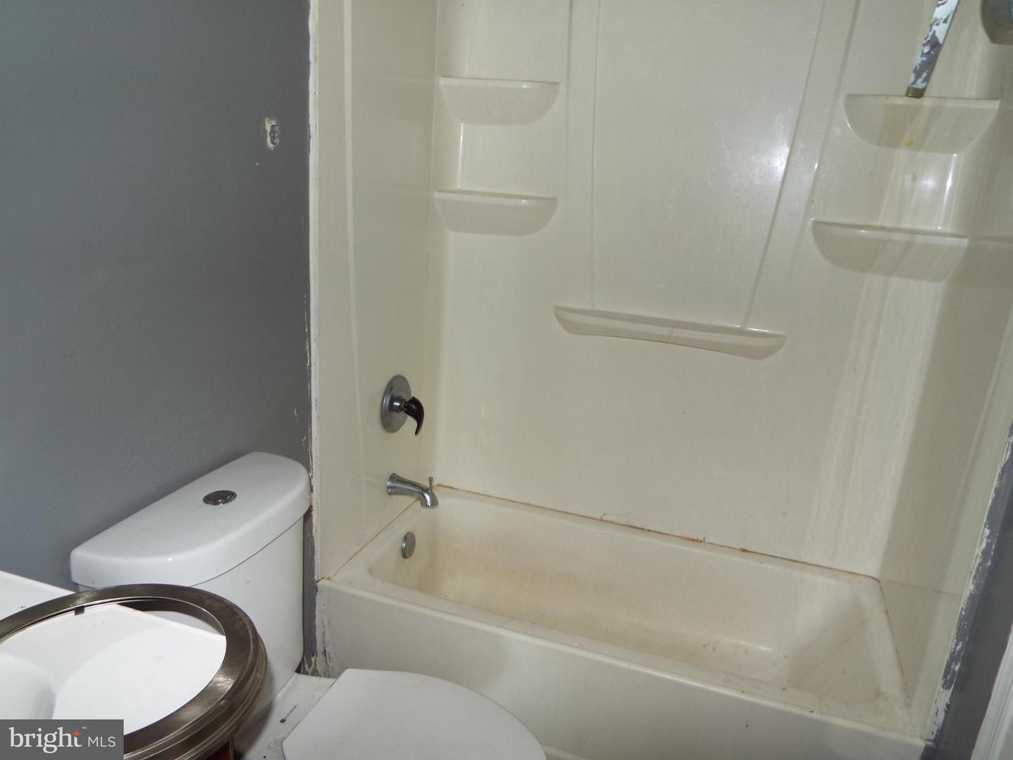 8720 SUGARWOOD LN #1, MANASSAS, Virginia 20110, 2 Bedrooms Bedrooms, ,1 BathroomBathrooms,Residential,For sale,8720 SUGARWOOD LN #1,VAMN2009140 MLS # VAMN2009140