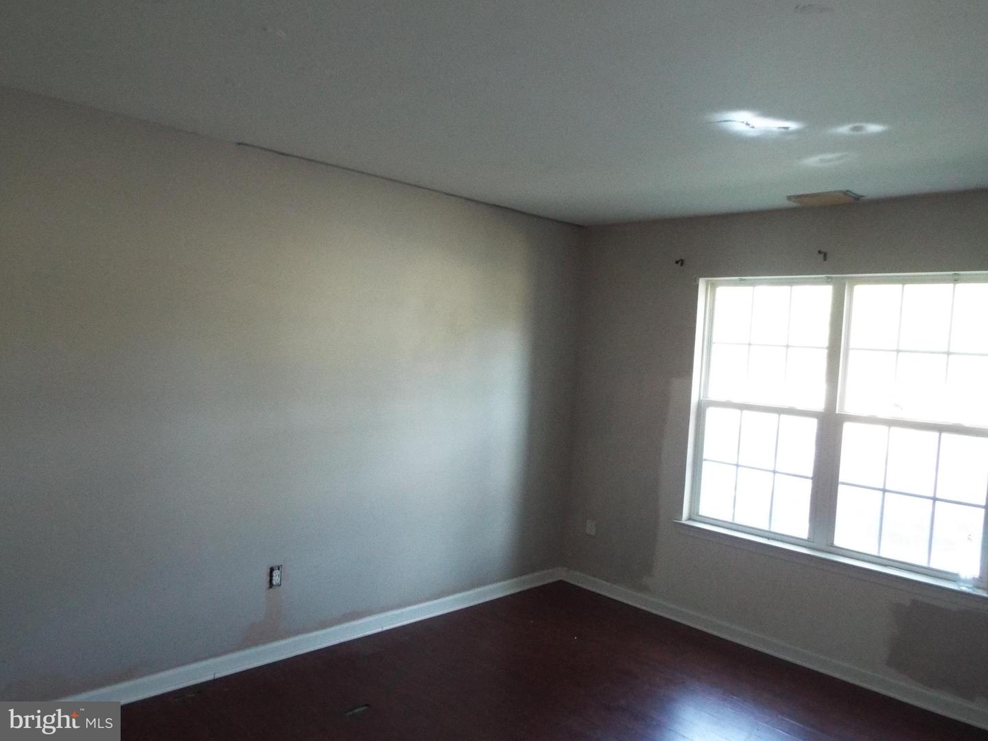 8720 SUGARWOOD LN #1, MANASSAS, Virginia 20110, 2 Bedrooms Bedrooms, ,1 BathroomBathrooms,Residential,For sale,8720 SUGARWOOD LN #1,VAMN2009140 MLS # VAMN2009140