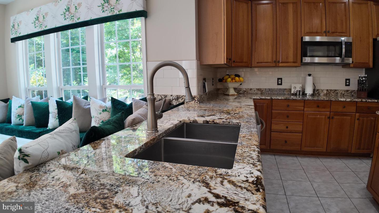 7719 VISIONARY CT, MANASSAS, Virginia 20112, 5 Bedrooms Bedrooms, 10 Rooms Rooms,4 BathroomsBathrooms,Residential,For sale,7719 VISIONARY CT,VAPW2100738 MLS # VAPW2100738