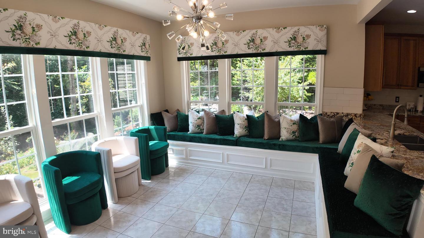 7719 VISIONARY CT, MANASSAS, Virginia 20112, 5 Bedrooms Bedrooms, 10 Rooms Rooms,4 BathroomsBathrooms,Residential,For sale,7719 VISIONARY CT,VAPW2100738 MLS # VAPW2100738