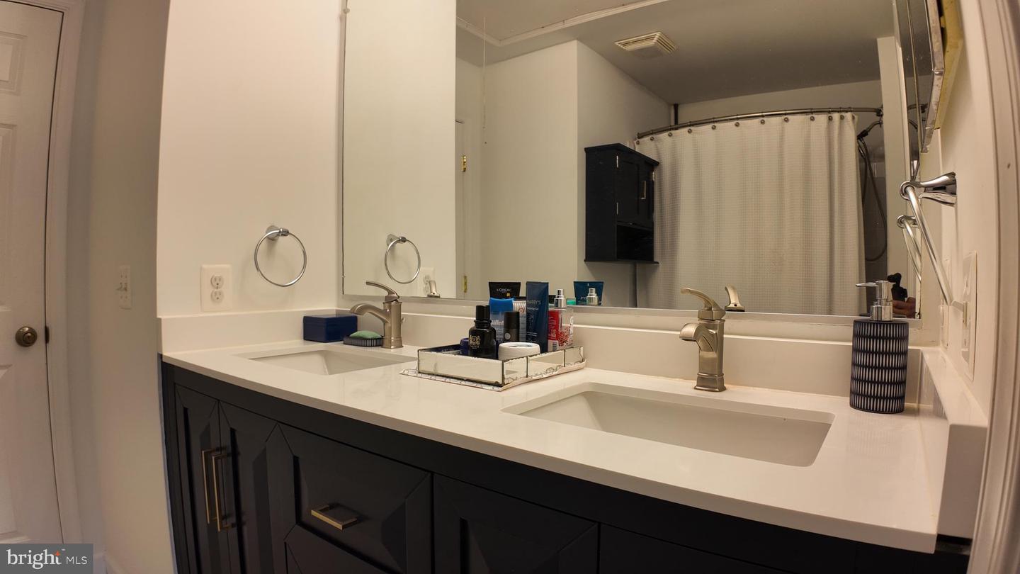 7719 VISIONARY CT, MANASSAS, Virginia 20112, 5 Bedrooms Bedrooms, 10 Rooms Rooms,4 BathroomsBathrooms,Residential,For sale,7719 VISIONARY CT,VAPW2100738 MLS # VAPW2100738