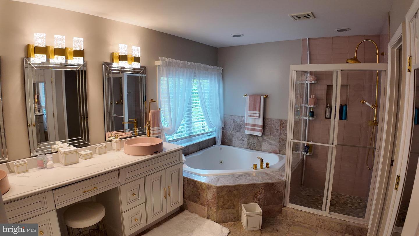 7719 VISIONARY CT, MANASSAS, Virginia 20112, 5 Bedrooms Bedrooms, 10 Rooms Rooms,4 BathroomsBathrooms,Residential,For sale,7719 VISIONARY CT,VAPW2100738 MLS # VAPW2100738