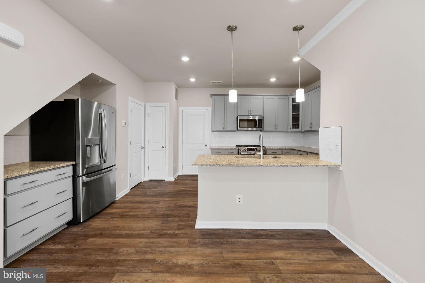 43361 RADFORD DIVIDE TER, ASHBURN, Virginia 20148, 3 Bedrooms Bedrooms, 6 Rooms Rooms,2 BathroomsBathrooms,Residential,For sale,43361 RADFORD DIVIDE TER,VALO2103846 MLS # VALO2103846