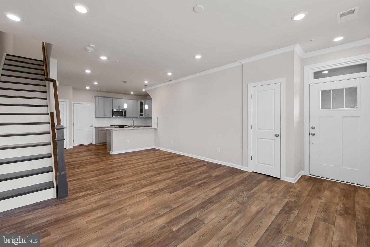 43361 RADFORD DIVIDE TER, ASHBURN, Virginia 20148, 3 Bedrooms Bedrooms, 6 Rooms Rooms,2 BathroomsBathrooms,Residential,For sale,43361 RADFORD DIVIDE TER,VALO2103846 MLS # VALO2103846