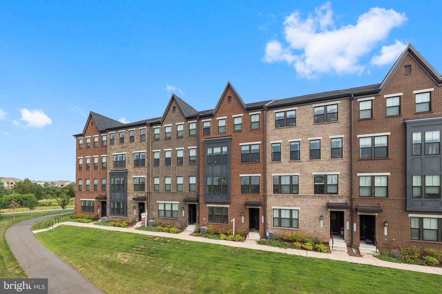 43361 RADFORD DIVIDE TER, ASHBURN, Virginia 20148, 3 Bedrooms Bedrooms, 6 Rooms Rooms,2 BathroomsBathrooms,Residential,For sale,43361 RADFORD DIVIDE TER,VALO2103846 MLS # VALO2103846
