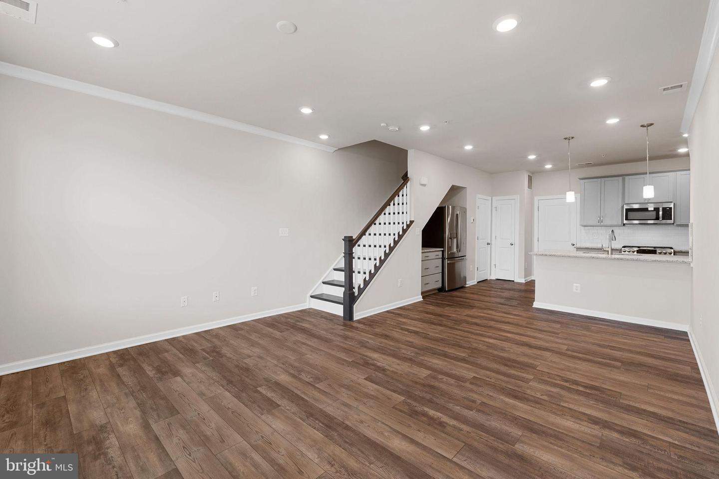 43361 RADFORD DIVIDE TER, ASHBURN, Virginia 20148, 3 Bedrooms Bedrooms, 6 Rooms Rooms,2 BathroomsBathrooms,Residential,For sale,43361 RADFORD DIVIDE TER,VALO2103846 MLS # VALO2103846