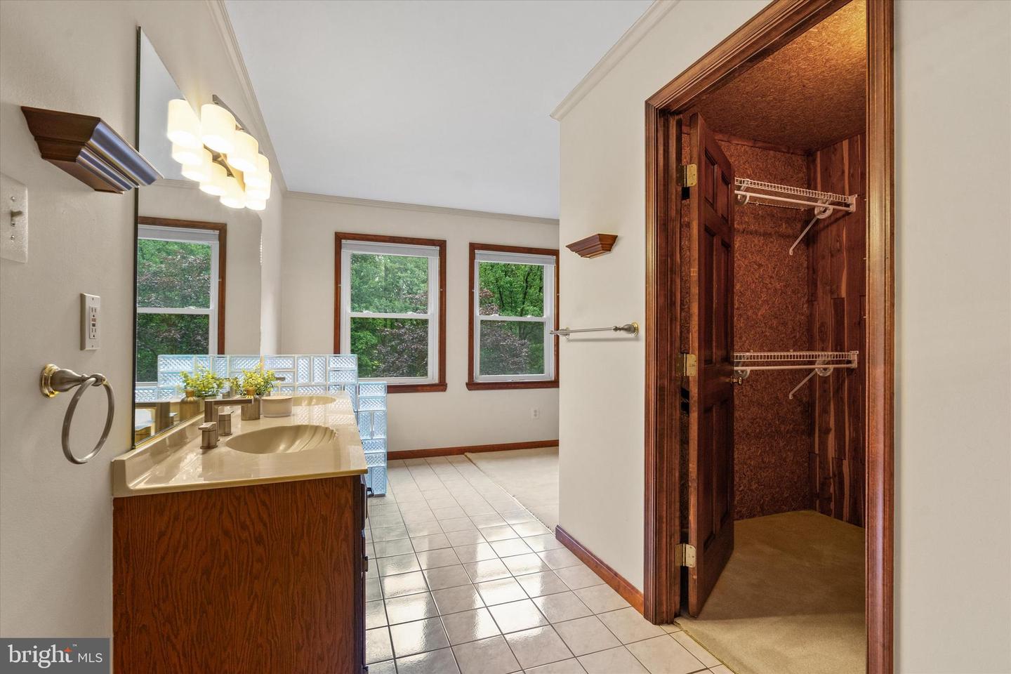 10060 HAMPTON RD, FAIRFAX STATION, Virginia 22039, 5 Bedrooms Bedrooms, ,5 BathroomsBathrooms,Residential,For sale,10060 HAMPTON RD,VAFX2259282 MLS # VAFX2259282