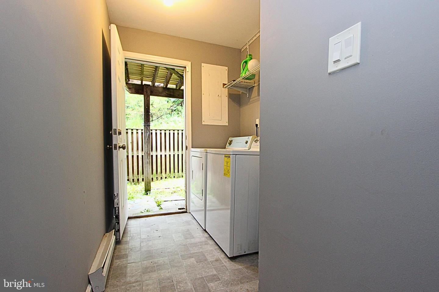 16278 TACONIC CIR, DUMFRIES, Virginia 22025, 3 Bedrooms Bedrooms, ,2 BathroomsBathrooms,Residential,For sale,16278 TACONIC CIR,VAPW2100770 MLS # VAPW2100770