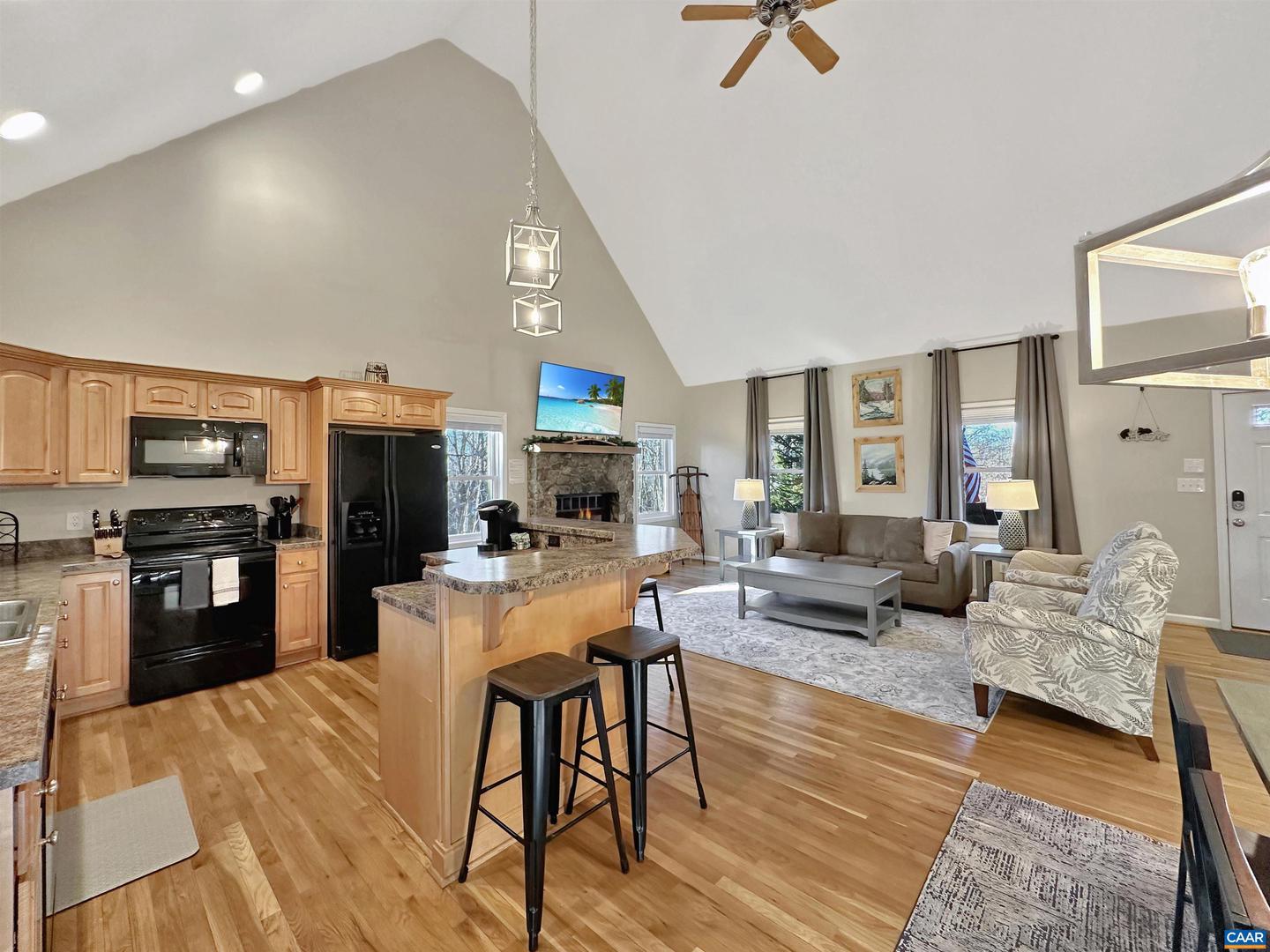17 HICKORY SPRING RD, WINTERGREEN, Virginia 22967, 4 Bedrooms Bedrooms, ,2 BathroomsBathrooms,Residential,For sale,17 HICKORY SPRING RD,667469 MLS # 667469