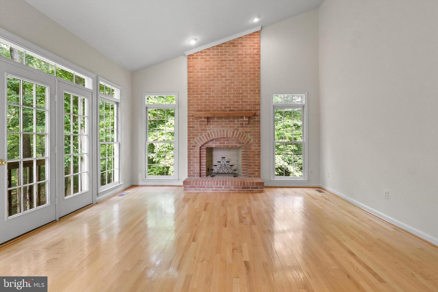 8546 HOOES RD, SPRINGFIELD, Virginia 22153, 4 Bedrooms Bedrooms, ,2 BathroomsBathrooms,Residential,For sale,8546 HOOES RD,VAFX2259390 MLS # VAFX2259390
