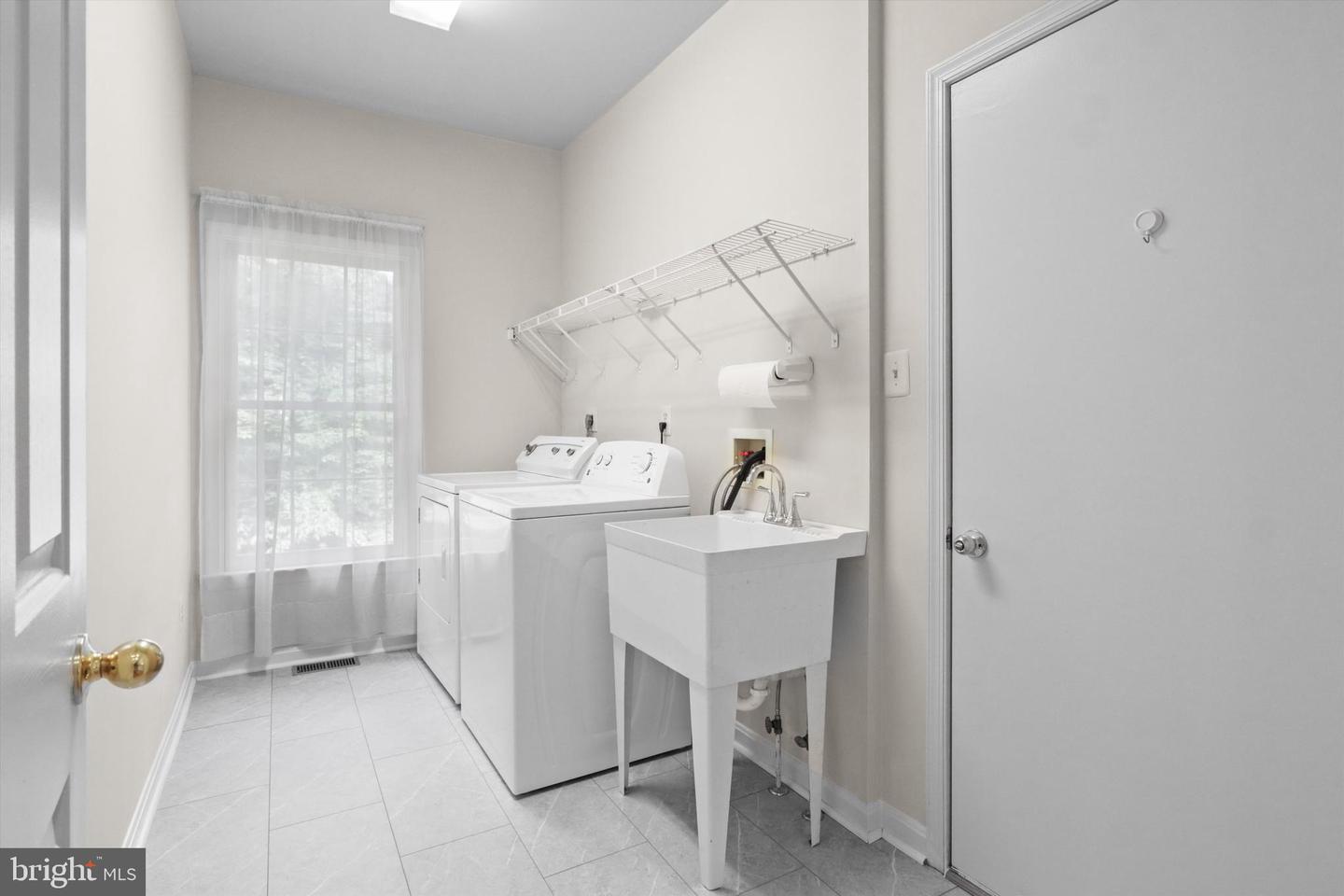 8546 HOOES RD, SPRINGFIELD, Virginia 22153, 4 Bedrooms Bedrooms, ,2 BathroomsBathrooms,Residential,For sale,8546 HOOES RD,VAFX2259390 MLS # VAFX2259390