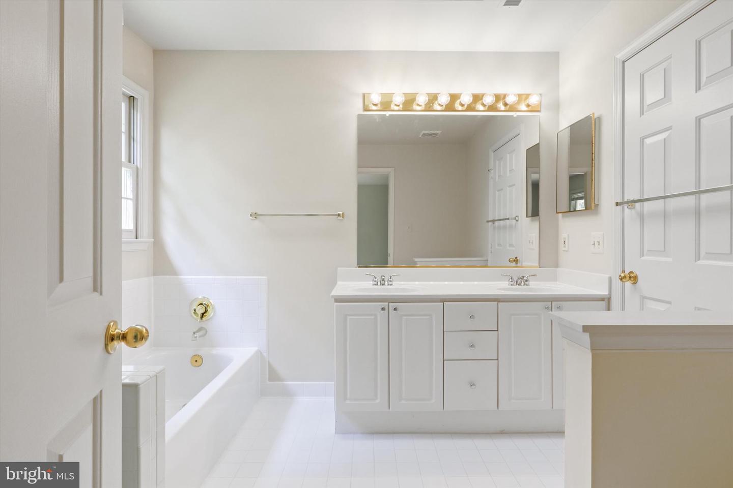 8546 HOOES RD, SPRINGFIELD, Virginia 22153, 4 Bedrooms Bedrooms, ,2 BathroomsBathrooms,Residential,For sale,8546 HOOES RD,VAFX2259390 MLS # VAFX2259390