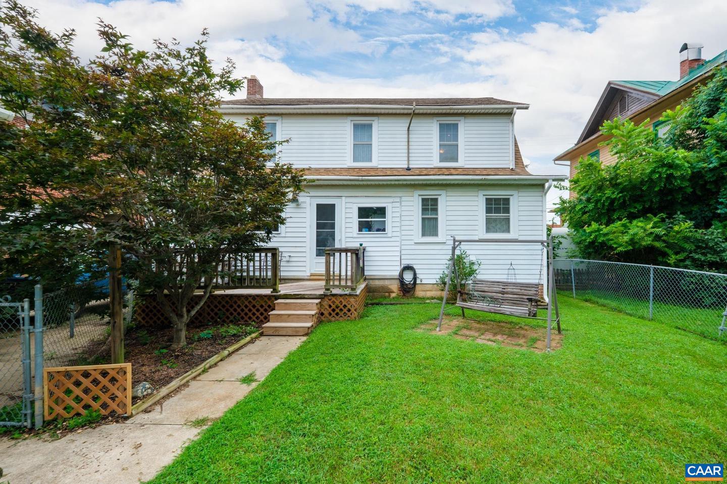 132 S CHARLOTTE AVE, WAYNESBORO, Virginia 22980, 3 Bedrooms Bedrooms, ,1 BathroomBathrooms,Residential,For sale,132 S CHARLOTTE AVE,667473 MLS # 667473