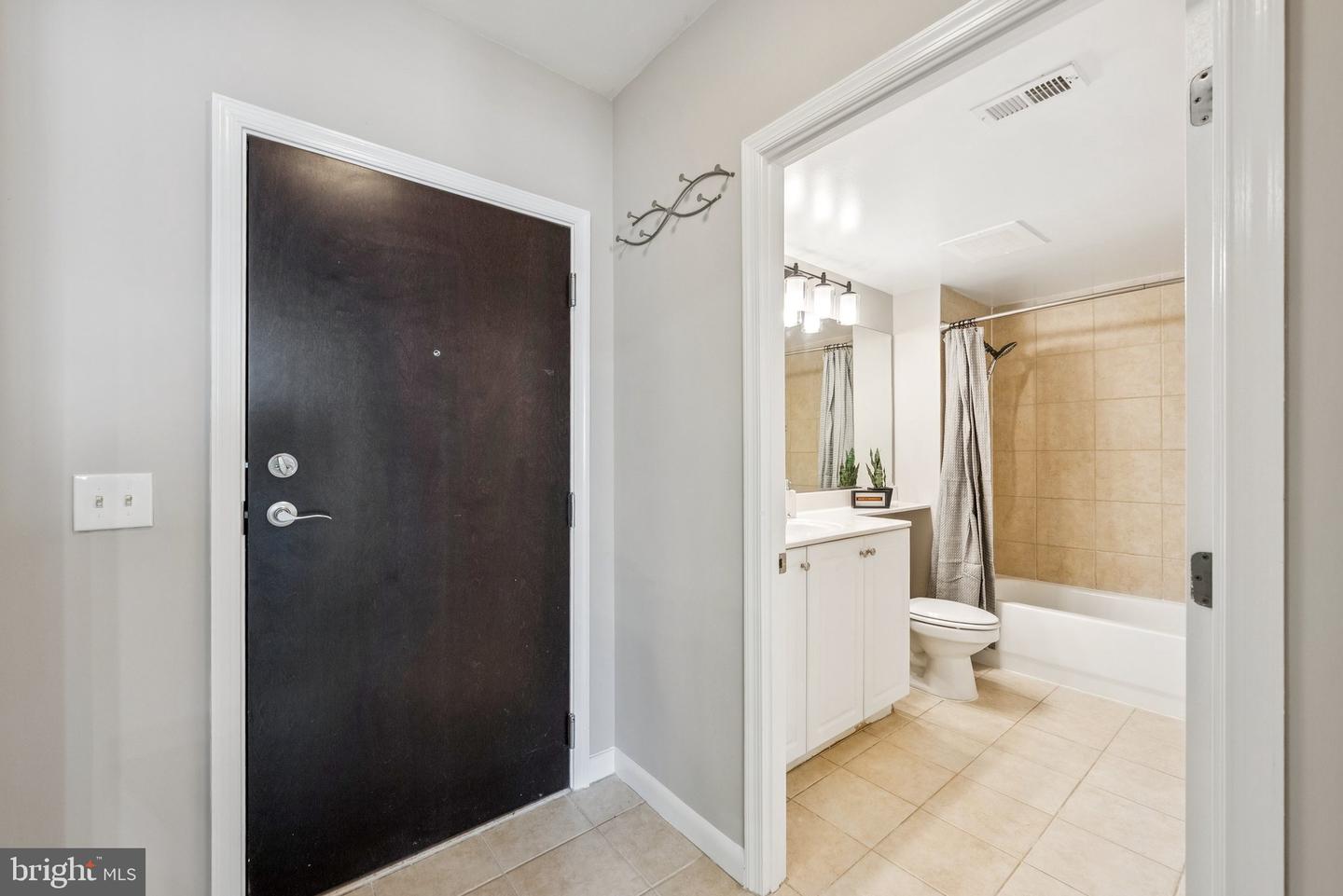 851 N GLEBE RD #415, ARLINGTON, Virginia 22203, 1 Bedroom Bedrooms, ,1 BathroomBathrooms,Residential,For sale,851 N GLEBE RD #415,VAAR2061862 MLS # VAAR2061862