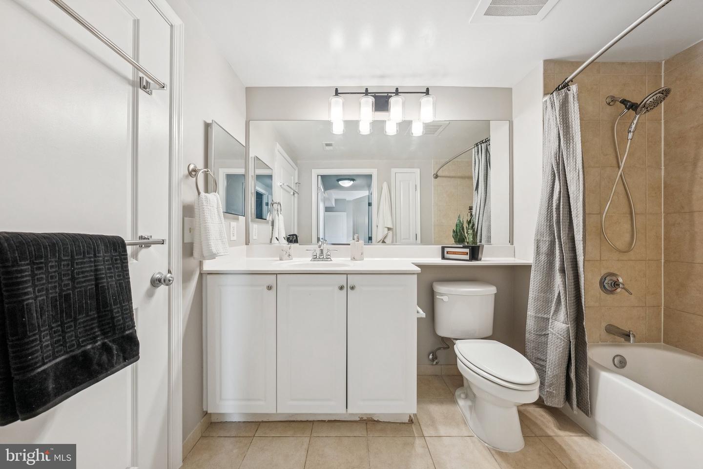 851 N GLEBE RD #415, ARLINGTON, Virginia 22203, 1 Bedroom Bedrooms, ,1 BathroomBathrooms,Residential,For sale,851 N GLEBE RD #415,VAAR2061862 MLS # VAAR2061862