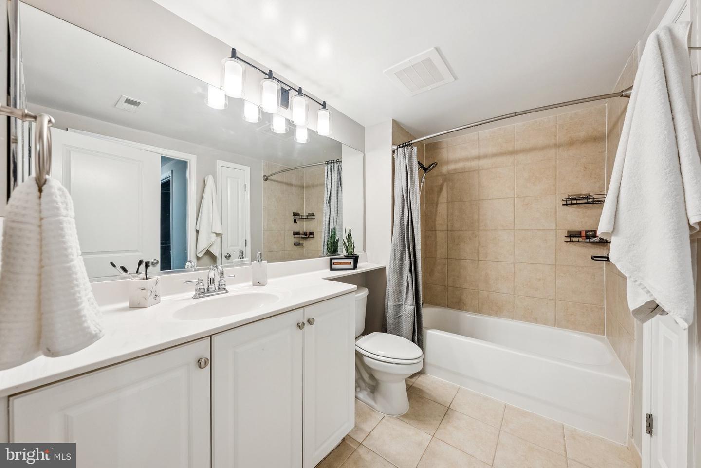851 N GLEBE RD #415, ARLINGTON, Virginia 22203, 1 Bedroom Bedrooms, ,1 BathroomBathrooms,Residential,For sale,851 N GLEBE RD #415,VAAR2061862 MLS # VAAR2061862