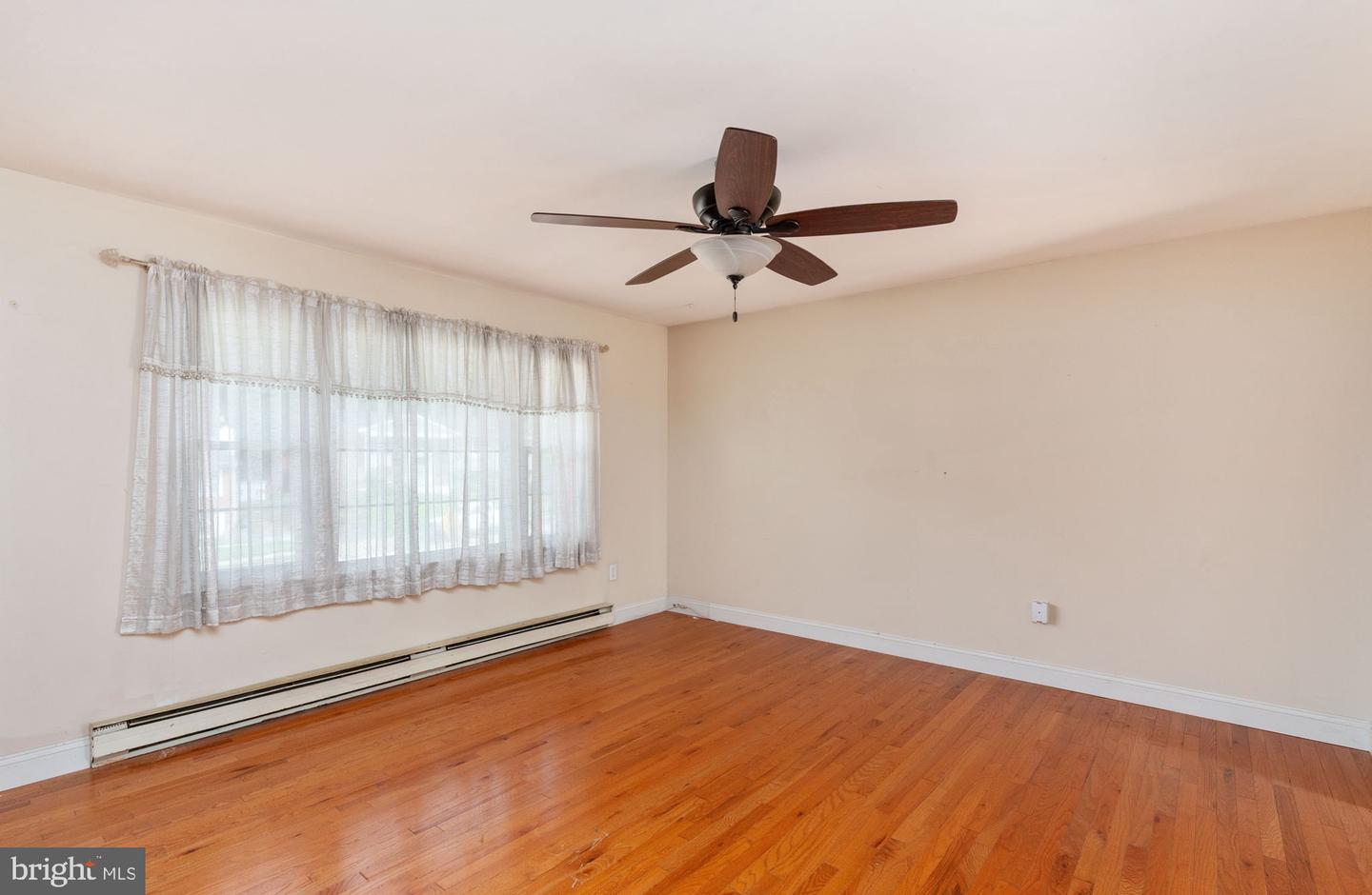 13509 DELANEY RD, WOODBRIDGE, Virginia 22193, 4 Bedrooms Bedrooms, ,3 BathroomsBathrooms,Residential,For sale,13509 DELANEY RD,VAPW2100772 MLS # VAPW2100772