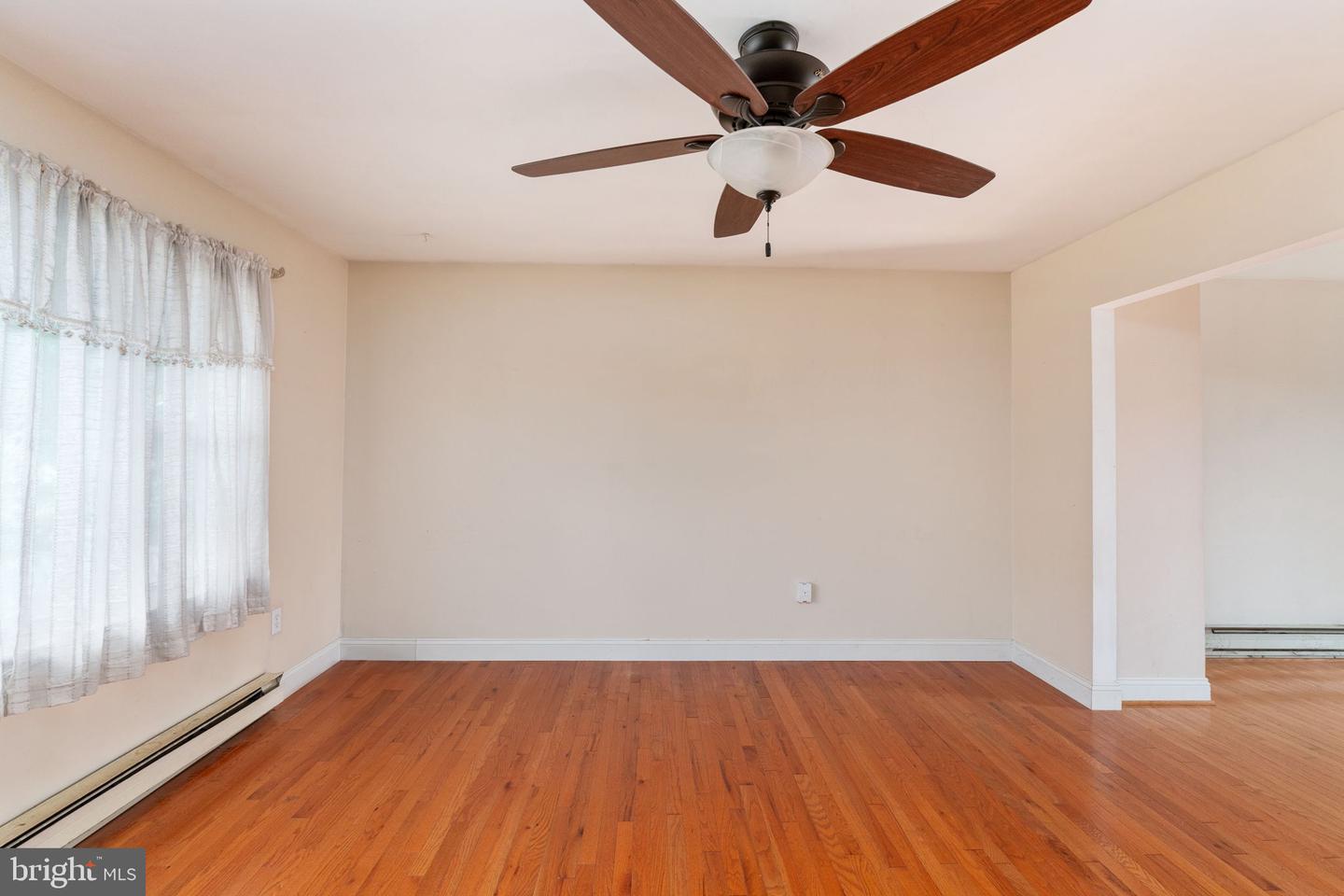 13509 DELANEY RD, WOODBRIDGE, Virginia 22193, 4 Bedrooms Bedrooms, ,3 BathroomsBathrooms,Residential,For sale,13509 DELANEY RD,VAPW2100772 MLS # VAPW2100772