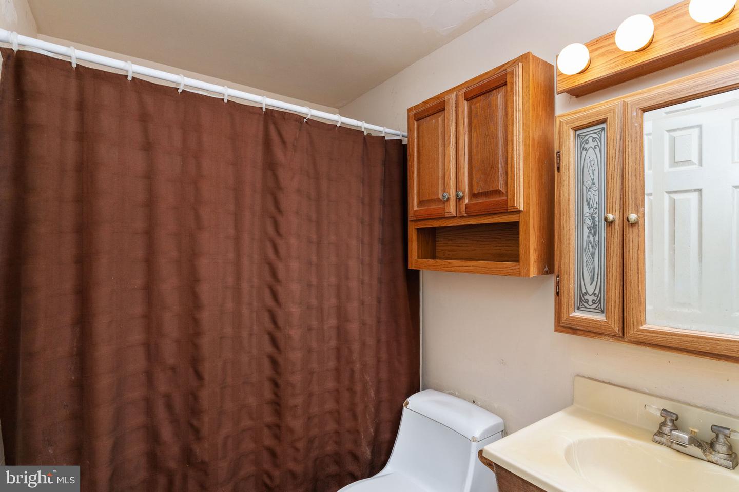 13509 DELANEY RD, WOODBRIDGE, Virginia 22193, 4 Bedrooms Bedrooms, ,3 BathroomsBathrooms,Residential,For sale,13509 DELANEY RD,VAPW2100772 MLS # VAPW2100772