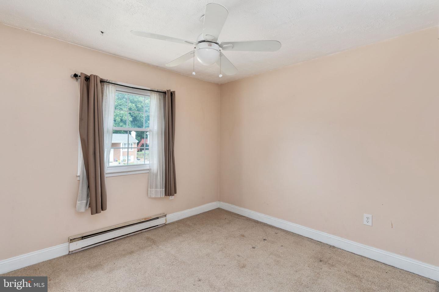 13509 DELANEY RD, WOODBRIDGE, Virginia 22193, 4 Bedrooms Bedrooms, ,3 BathroomsBathrooms,Residential,For sale,13509 DELANEY RD,VAPW2100772 MLS # VAPW2100772
